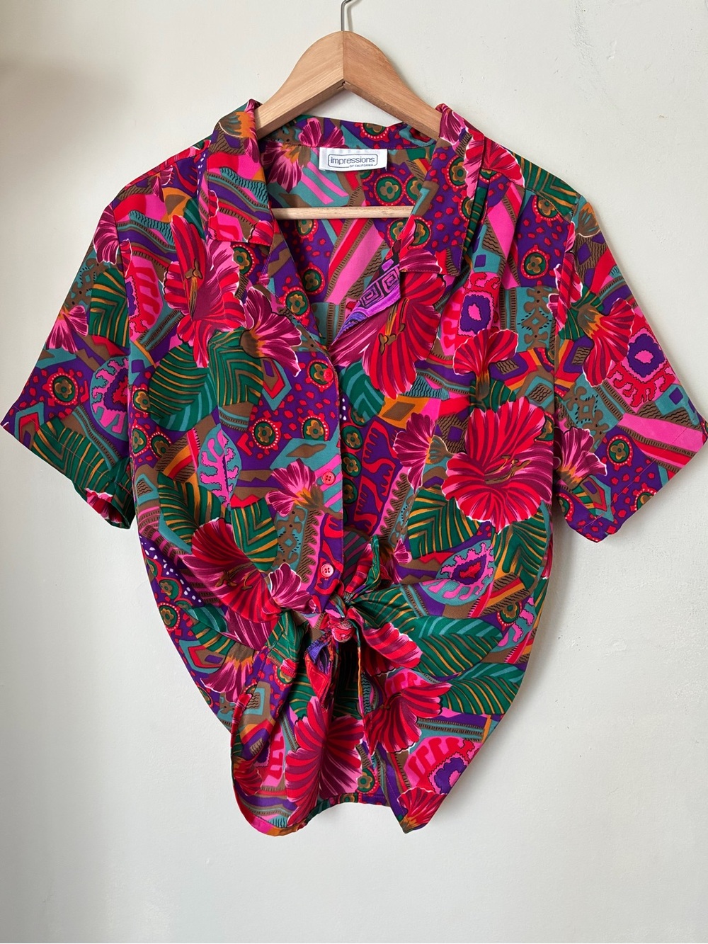 Impressions of California Vintage Tropical Floral Tie Front Button Up Top Retro